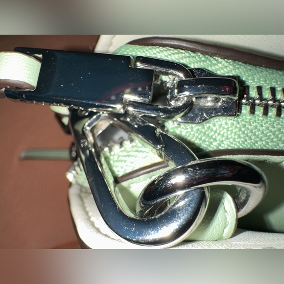 Calvin Klein Lucy Triple Compartment Shoulder Bag/crossbody bag - Picture 6 of 16